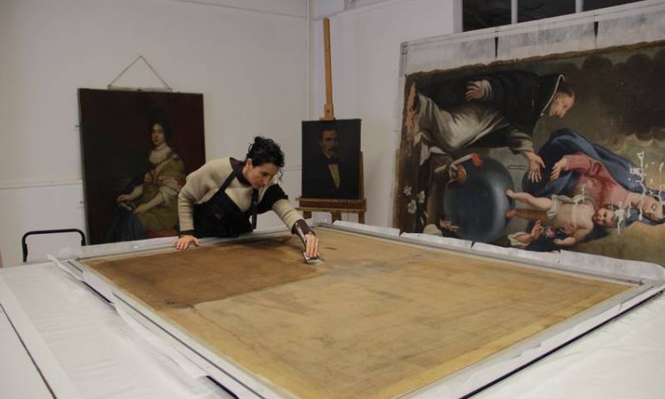 Conservation de tableaux à Avignon